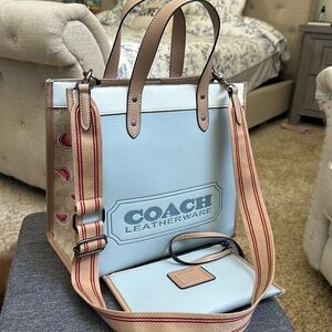 Coach Leatherware handbag, like new!